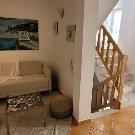 Seaside Gem, 3 Ensuites, & Town Centre نازاريه