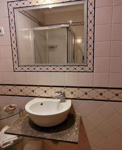 Seaside Gem, 3 Ensuites, & Town Centre Appartement