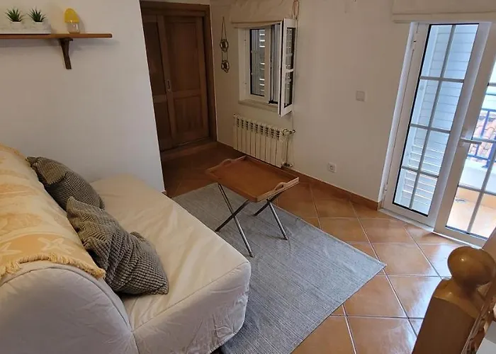 Seaside Gem, 3 Ensuites, & Town Centre Daire Nazaré